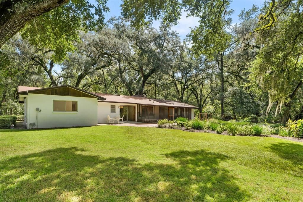 For Sale: $625,000 (4 beds, 2 baths, 2046 Square Feet)