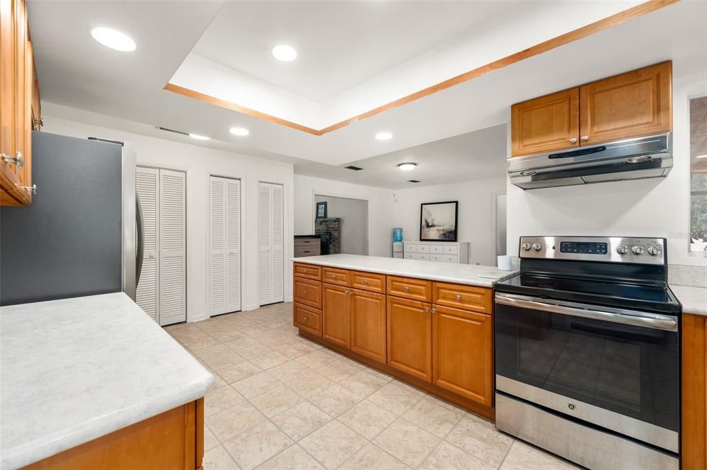 For Sale: $625,000 (4 beds, 2 baths, 2046 Square Feet)