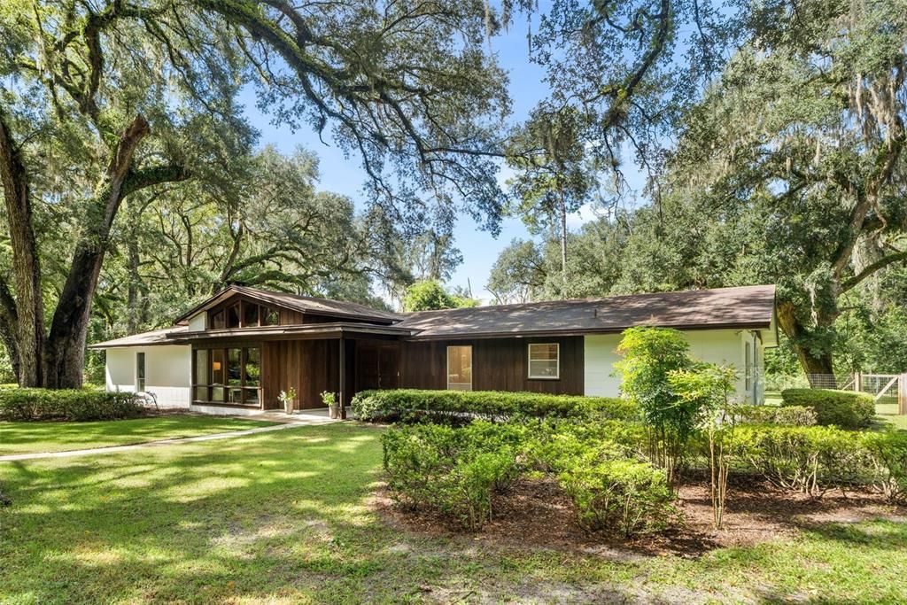 For Sale: $625,000 (4 beds, 2 baths, 2046 Square Feet)