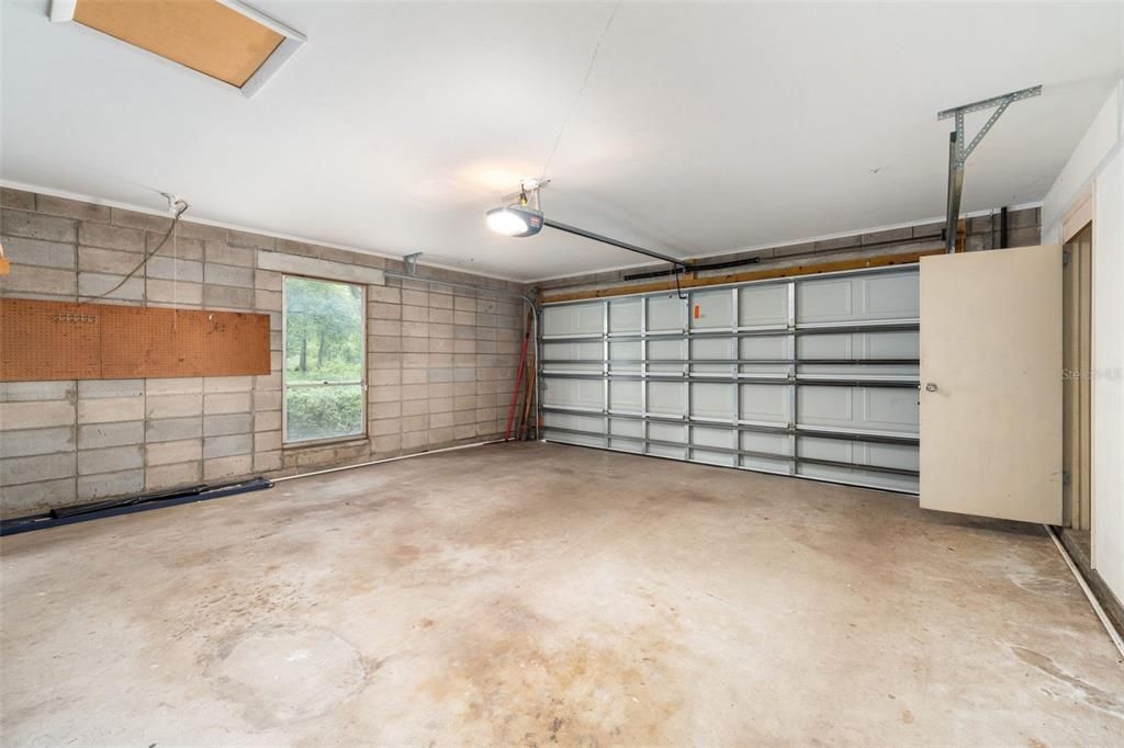For Sale: $625,000 (4 beds, 2 baths, 2046 Square Feet)