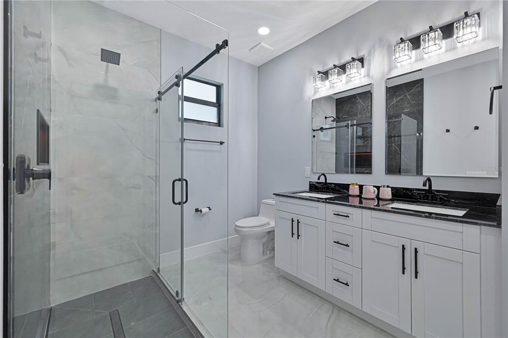 En Venta: $469,900 (3 camas, 3 baños, 1754 Pies cuadrados)