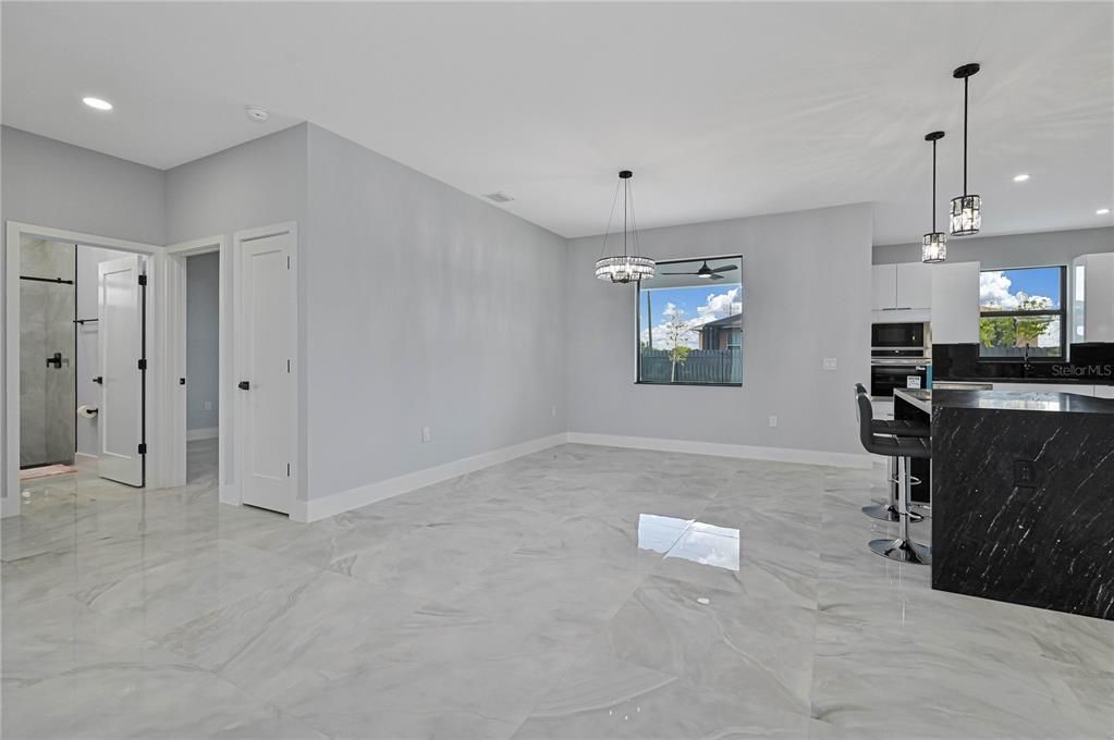 En Venta: $469,900 (3 camas, 3 baños, 1754 Pies cuadrados)