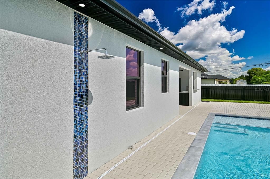 En Venta: $469,900 (3 camas, 3 baños, 1754 Pies cuadrados)