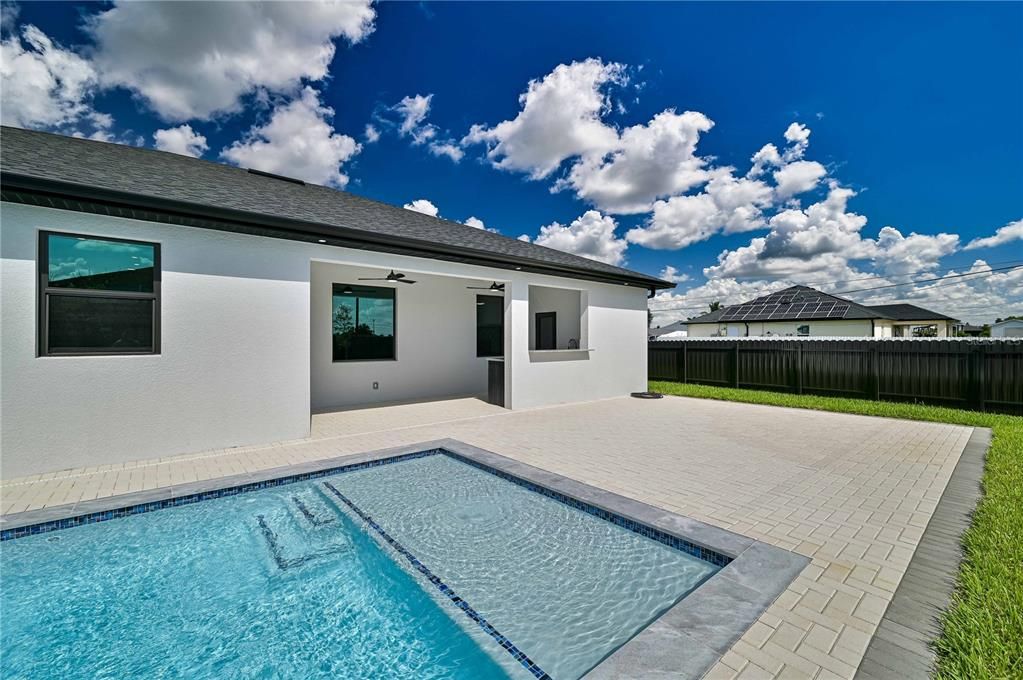En Venta: $469,900 (3 camas, 3 baños, 1754 Pies cuadrados)