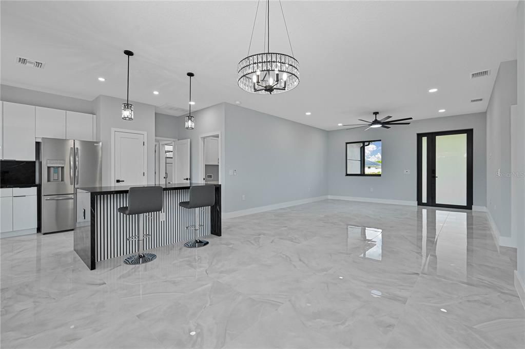 En Venta: $469,900 (3 camas, 3 baños, 1754 Pies cuadrados)