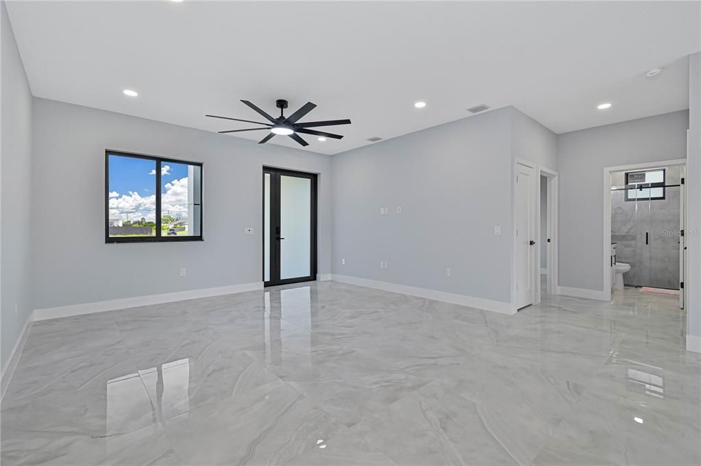 En Venta: $469,900 (3 camas, 3 baños, 1754 Pies cuadrados)