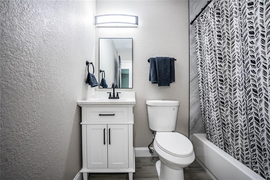 For Sale: $415,000 (4 beds, 3 baths, 1735 Square Feet)