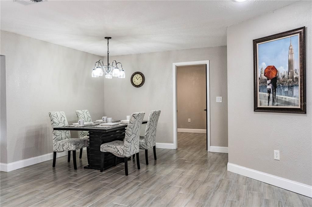 For Sale: $415,000 (4 beds, 3 baths, 1735 Square Feet)