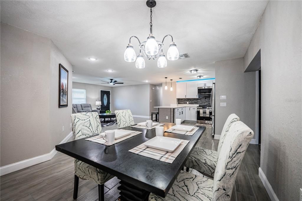 For Sale: $415,000 (4 beds, 3 baths, 1735 Square Feet)