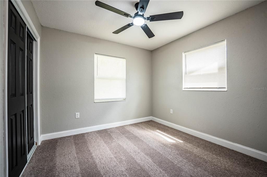 For Sale: $415,000 (4 beds, 3 baths, 1735 Square Feet)