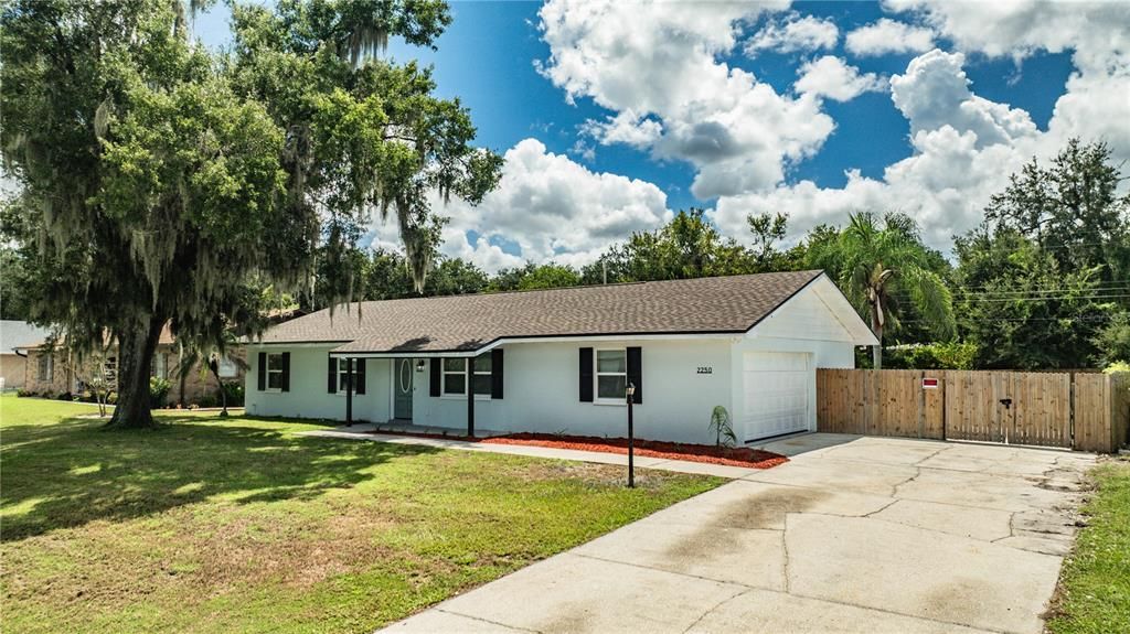 For Sale: $415,000 (4 beds, 3 baths, 1735 Square Feet)