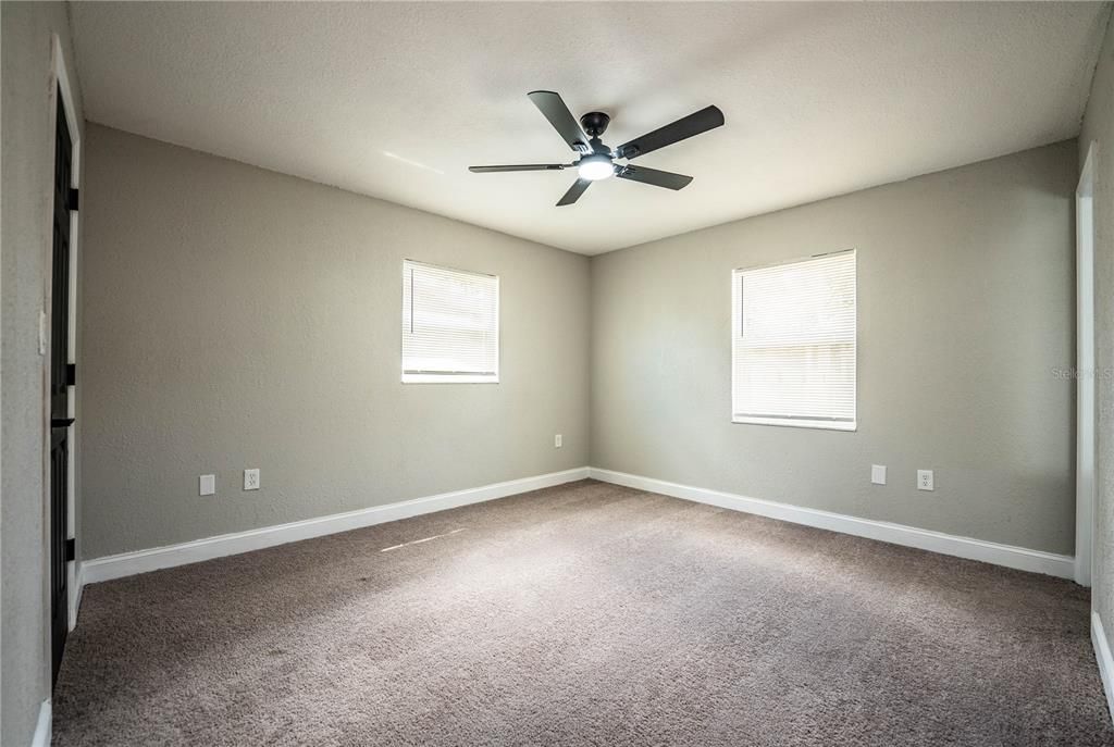 For Sale: $415,000 (4 beds, 3 baths, 1735 Square Feet)