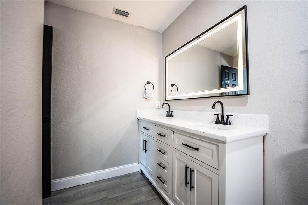 For Sale: $415,000 (4 beds, 3 baths, 1735 Square Feet)