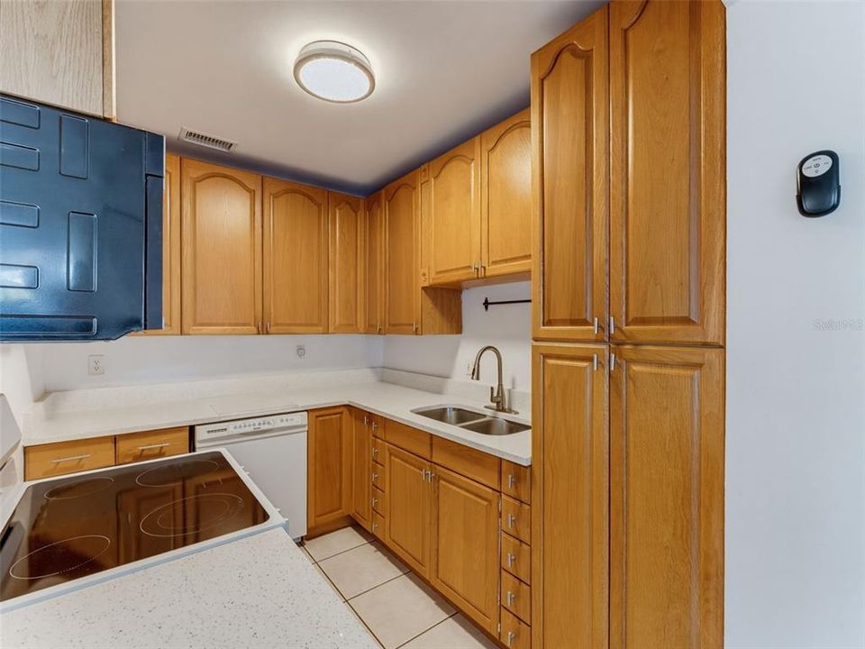 For Sale: $249,900 (3 beds, 2 baths, 1360 Square Feet)