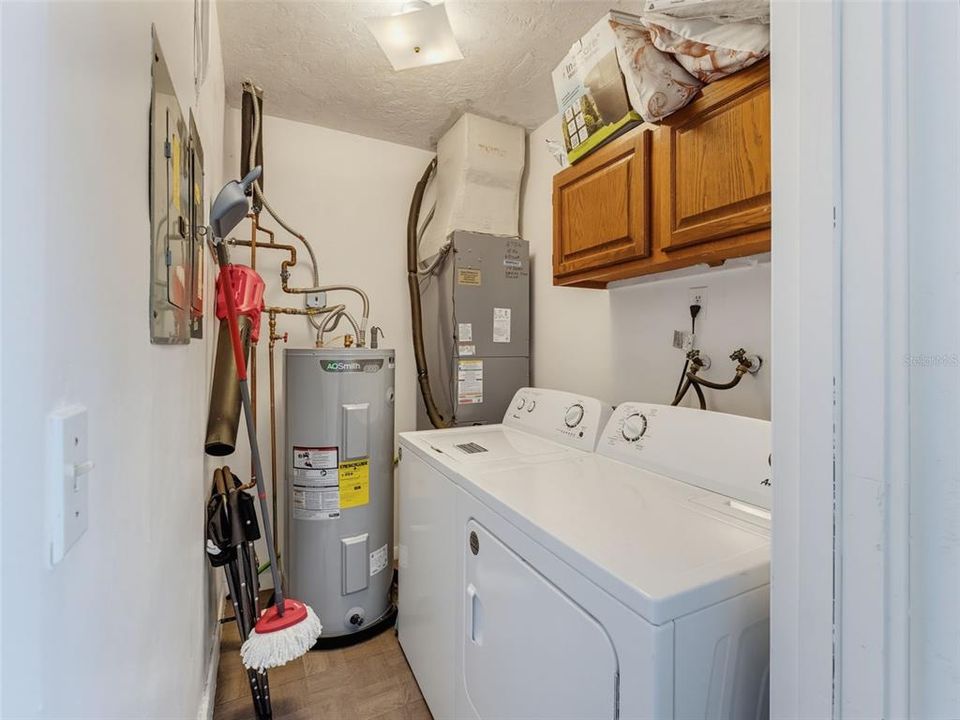For Sale: $249,900 (3 beds, 2 baths, 1360 Square Feet)