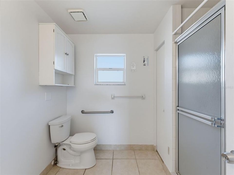 For Sale: $249,900 (3 beds, 2 baths, 1360 Square Feet)
