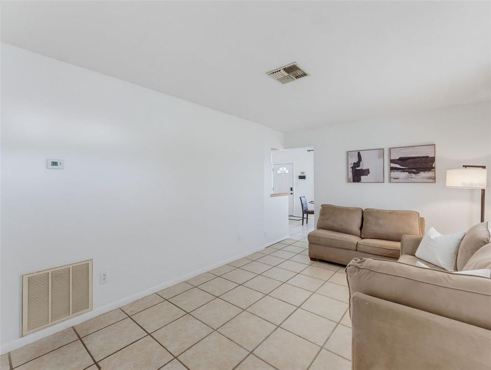 For Sale: $249,900 (3 beds, 2 baths, 1360 Square Feet)