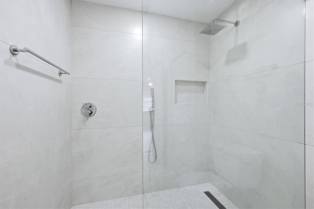 В аренду: $4,200 (4 спален, 2 ванн, 2035 Квадратных фут)