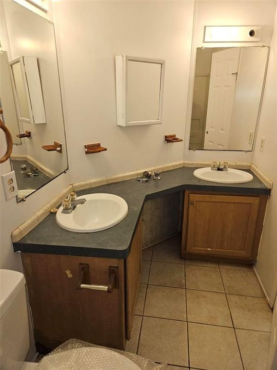 For Sale: $189,000 (4 beds, 2 baths, 1700 Square Feet)