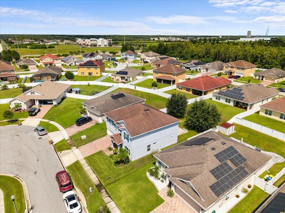 For Sale: $399,000 (4 beds, 3 baths, 2814 Square Feet)