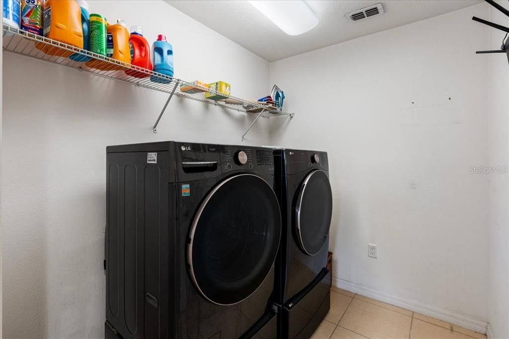 For Sale: $399,000 (4 beds, 3 baths, 2814 Square Feet)