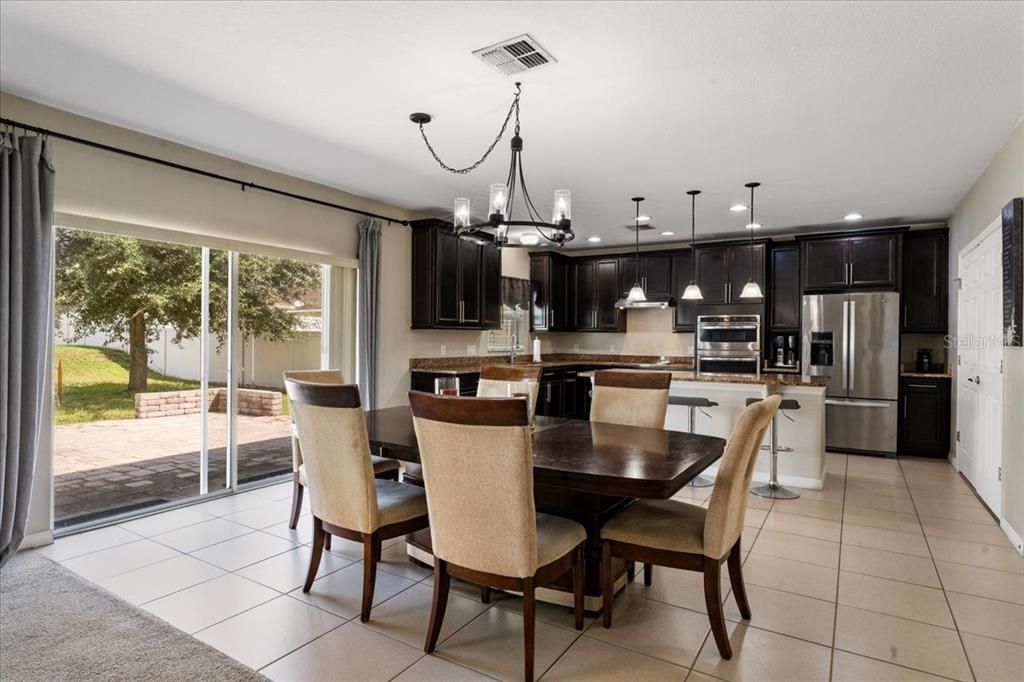 For Sale: $399,000 (4 beds, 3 baths, 2814 Square Feet)