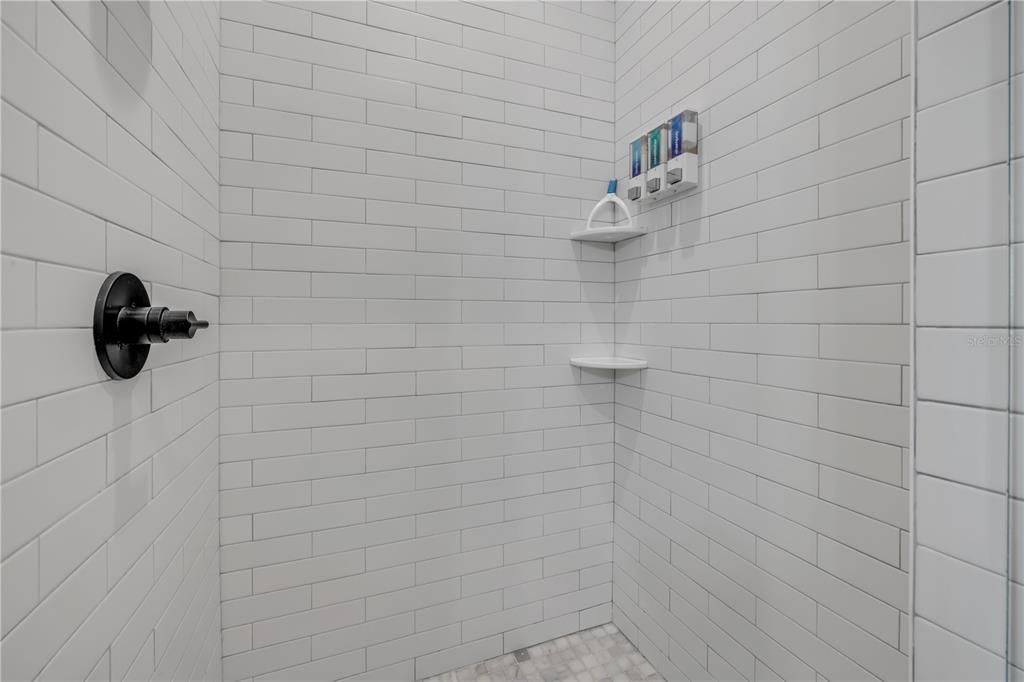 En Venta: $1,350,000 (3 camas, 3 baños, 2010 Pies cuadrados)