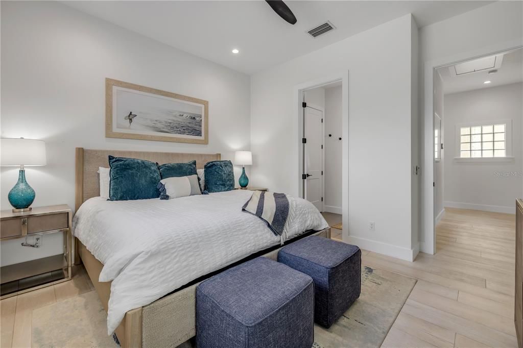En Venta: $1,350,000 (3 camas, 3 baños, 2010 Pies cuadrados)