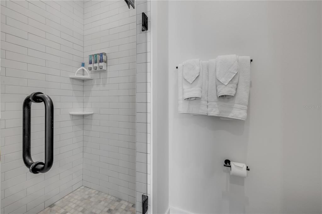 En Venta: $1,350,000 (3 camas, 3 baños, 2010 Pies cuadrados)