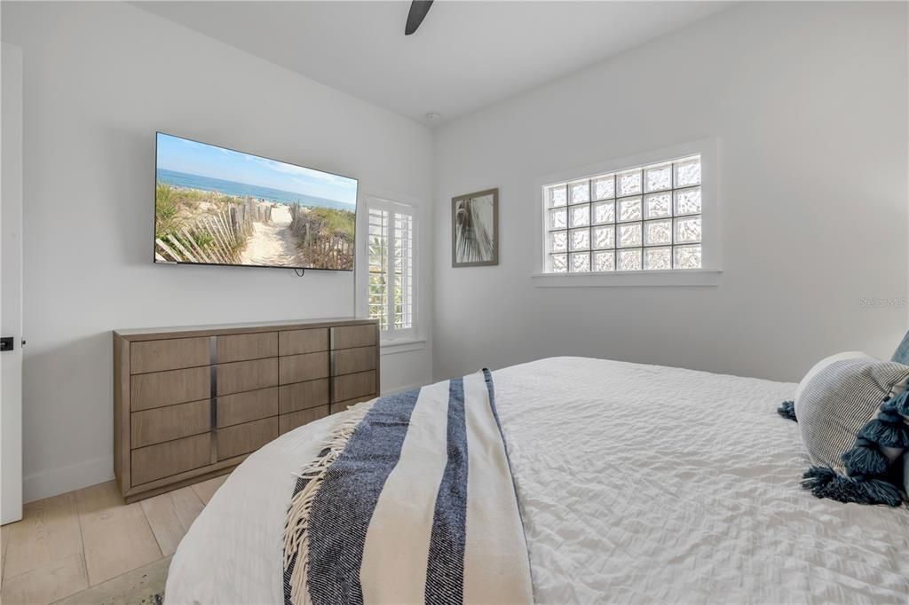 En Venta: $1,350,000 (3 camas, 3 baños, 2010 Pies cuadrados)