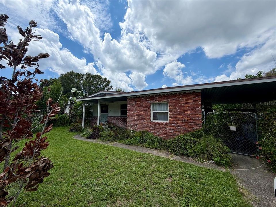 For Sale: $235,000 (3 beds, 2 baths, 1127 Square Feet)