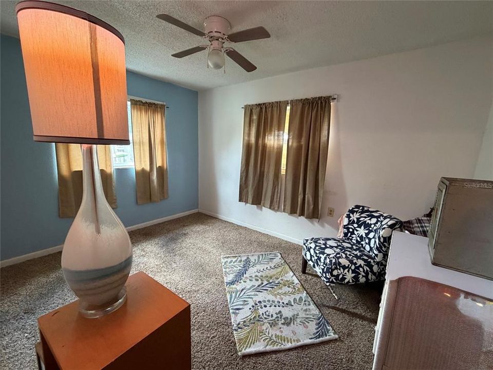 For Sale: $235,000 (3 beds, 2 baths, 1127 Square Feet)