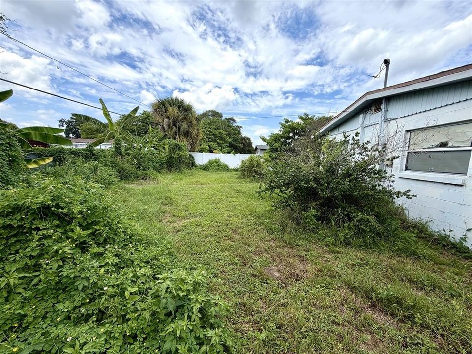 For Sale: $235,000 (3 beds, 2 baths, 1127 Square Feet)