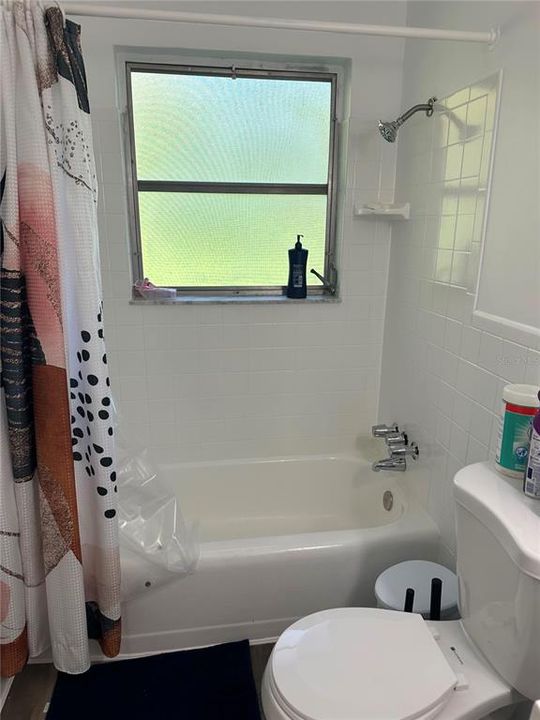 For Rent: $1,500 (2 beds, 1 baths, 853 Square Feet)