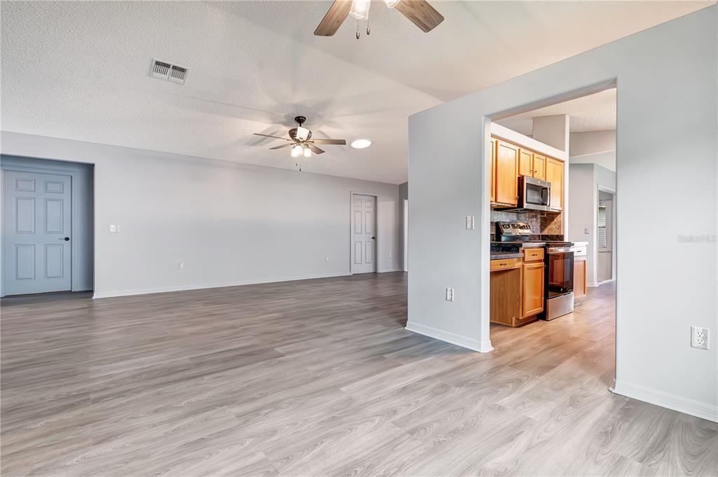 En Venta: $269,000 (2 camas, 2 baños, 1545 Pies cuadrados)