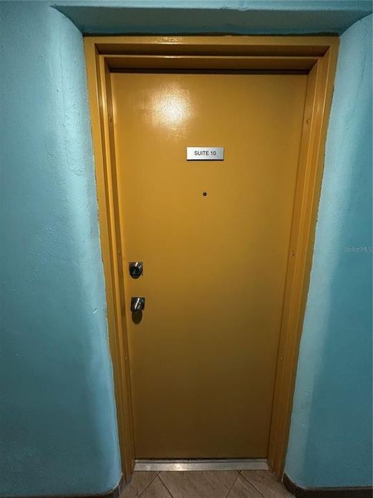 For Rent: $900 (0 beds, 1 baths, 350 Square Feet)