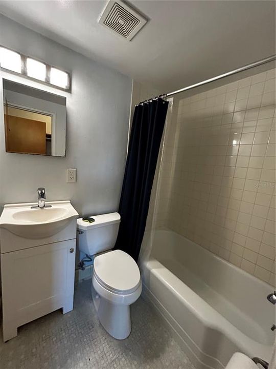 For Rent: $900 (0 beds, 1 baths, 350 Square Feet)