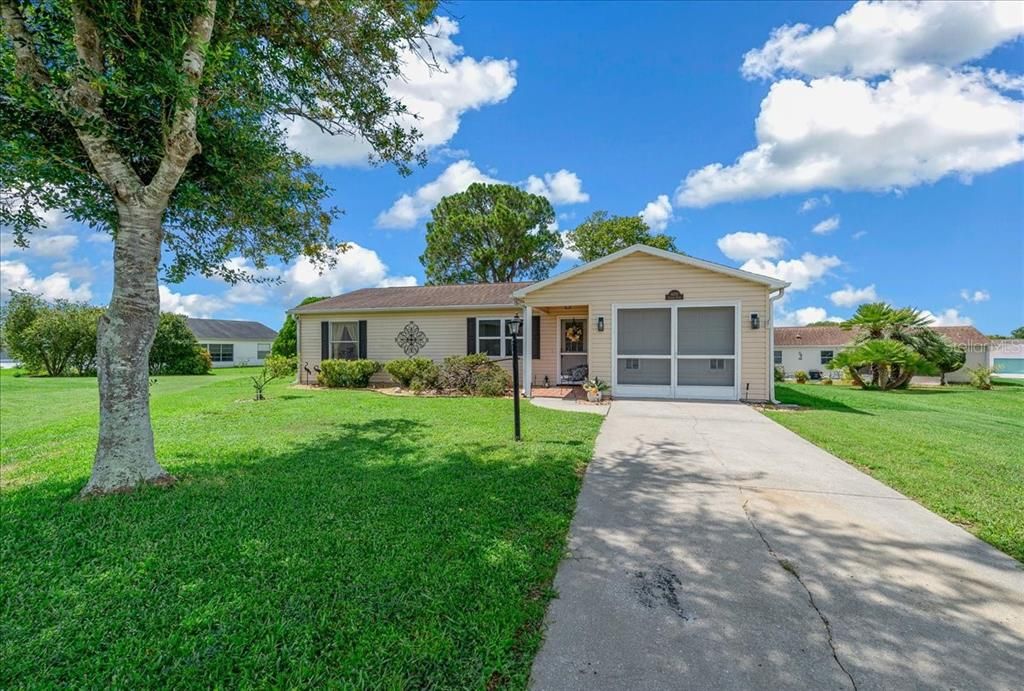 For Sale: $245,000 (2 beds, 2 baths, 1072 Square Feet)