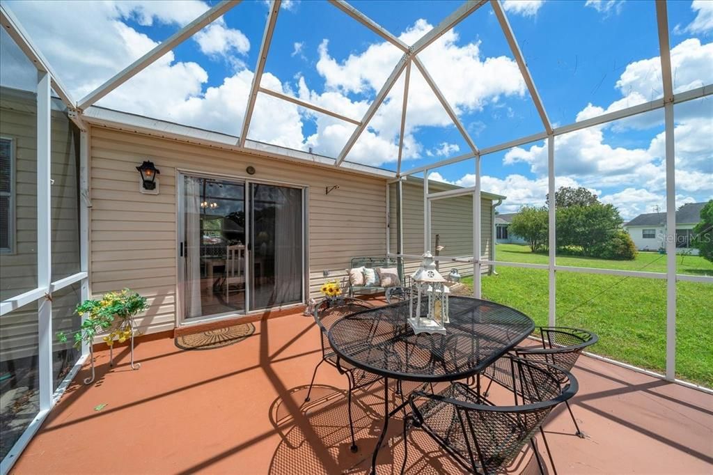 For Sale: $245,000 (2 beds, 2 baths, 1072 Square Feet)