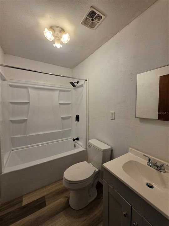For Rent: $1,950 (3 beds, 2 baths, 1476 Square Feet)