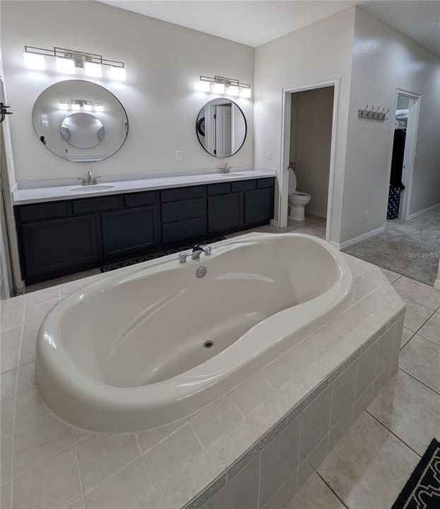 For Sale: $739,750 (4 beds, 3 baths, 2901 Square Feet)