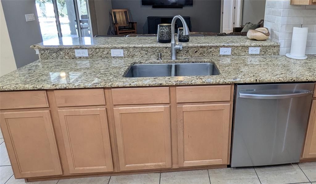 For Sale: $739,750 (4 beds, 3 baths, 2901 Square Feet)