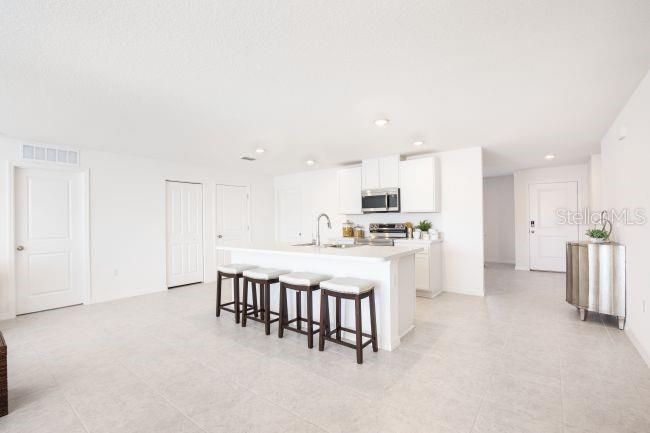 For Sale: $314,900 (4 beds, 2 baths, 2025 Square Feet)