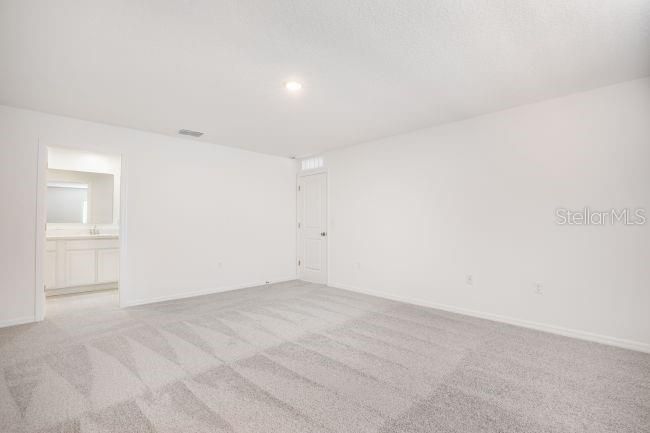 For Sale: $314,900 (4 beds, 2 baths, 2025 Square Feet)