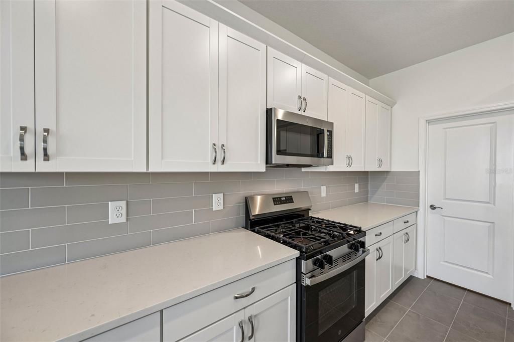 На продажу: $469,999 (4 спален, 3 ванн, 2628 Квадратных фут)