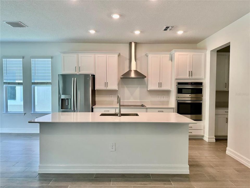 For Rent: $2,800 (4 beds, 3 baths, 2084 Square Feet)