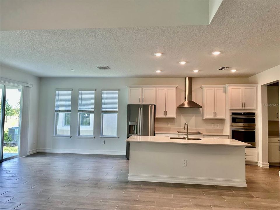 For Rent: $2,800 (4 beds, 3 baths, 2084 Square Feet)