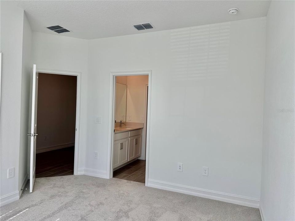 For Rent: $2,800 (4 beds, 3 baths, 2084 Square Feet)