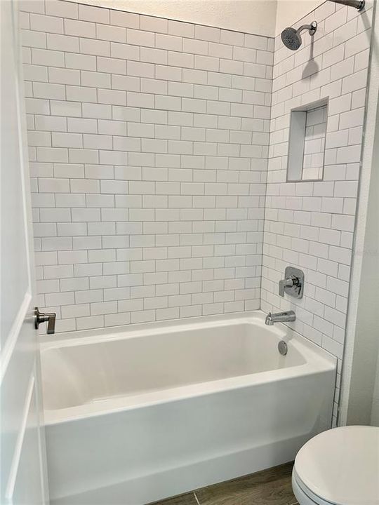 For Rent: $2,800 (4 beds, 3 baths, 2084 Square Feet)