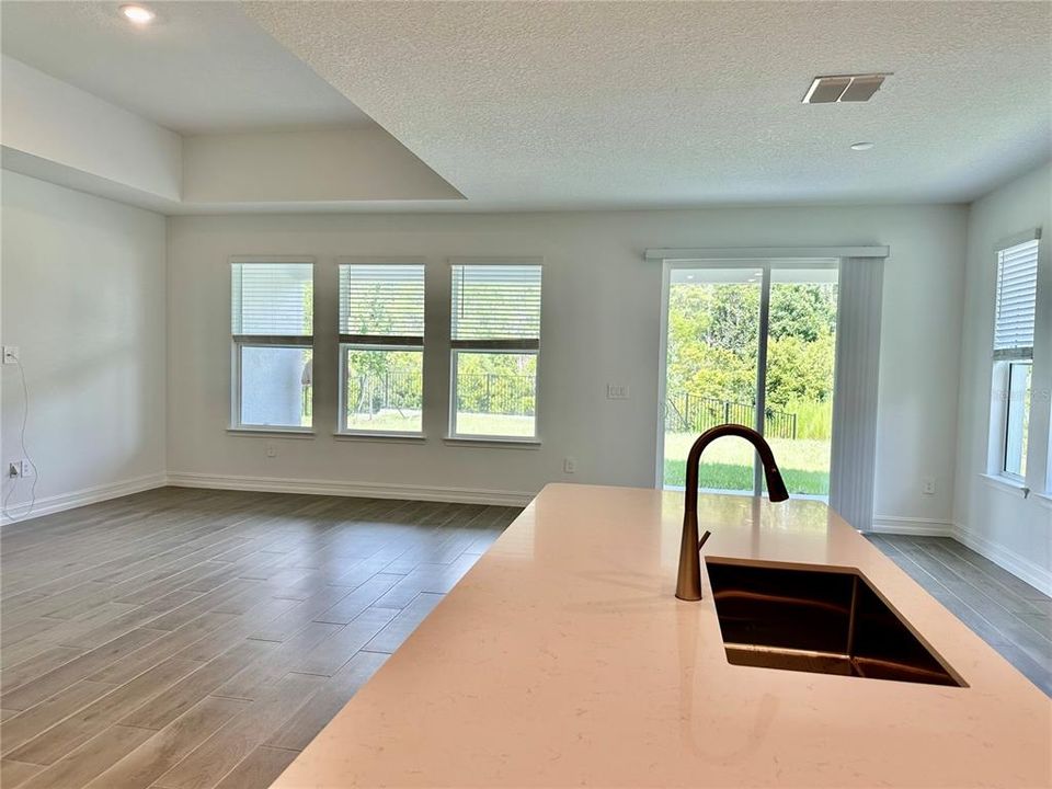 For Rent: $2,800 (4 beds, 3 baths, 2084 Square Feet)